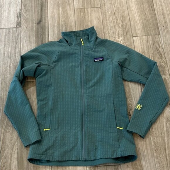 Patagonia Women's Green Jacket - Picture 1 of 6